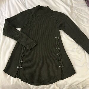 Turtle neck sweater - green